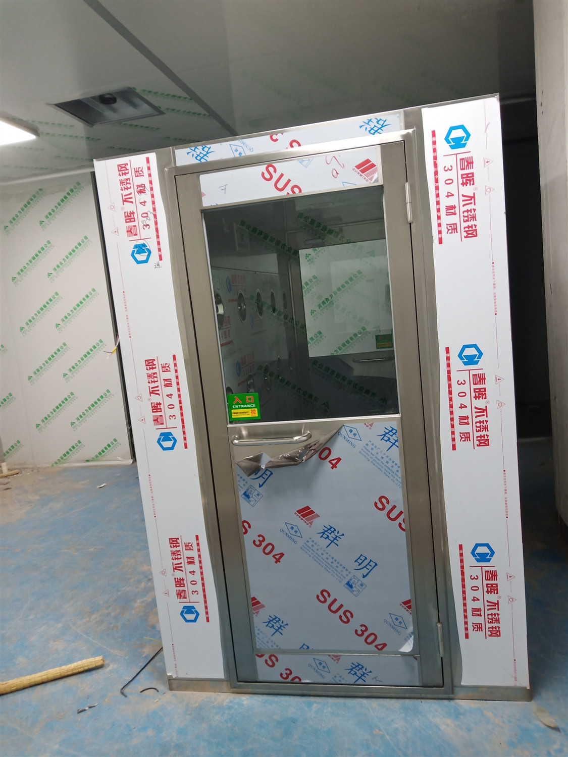 【巢湖風(fēng)淋室】潔凈室為什么要裝風(fēng)淋室？風(fēng)淋室應(yīng)該如何選擇？