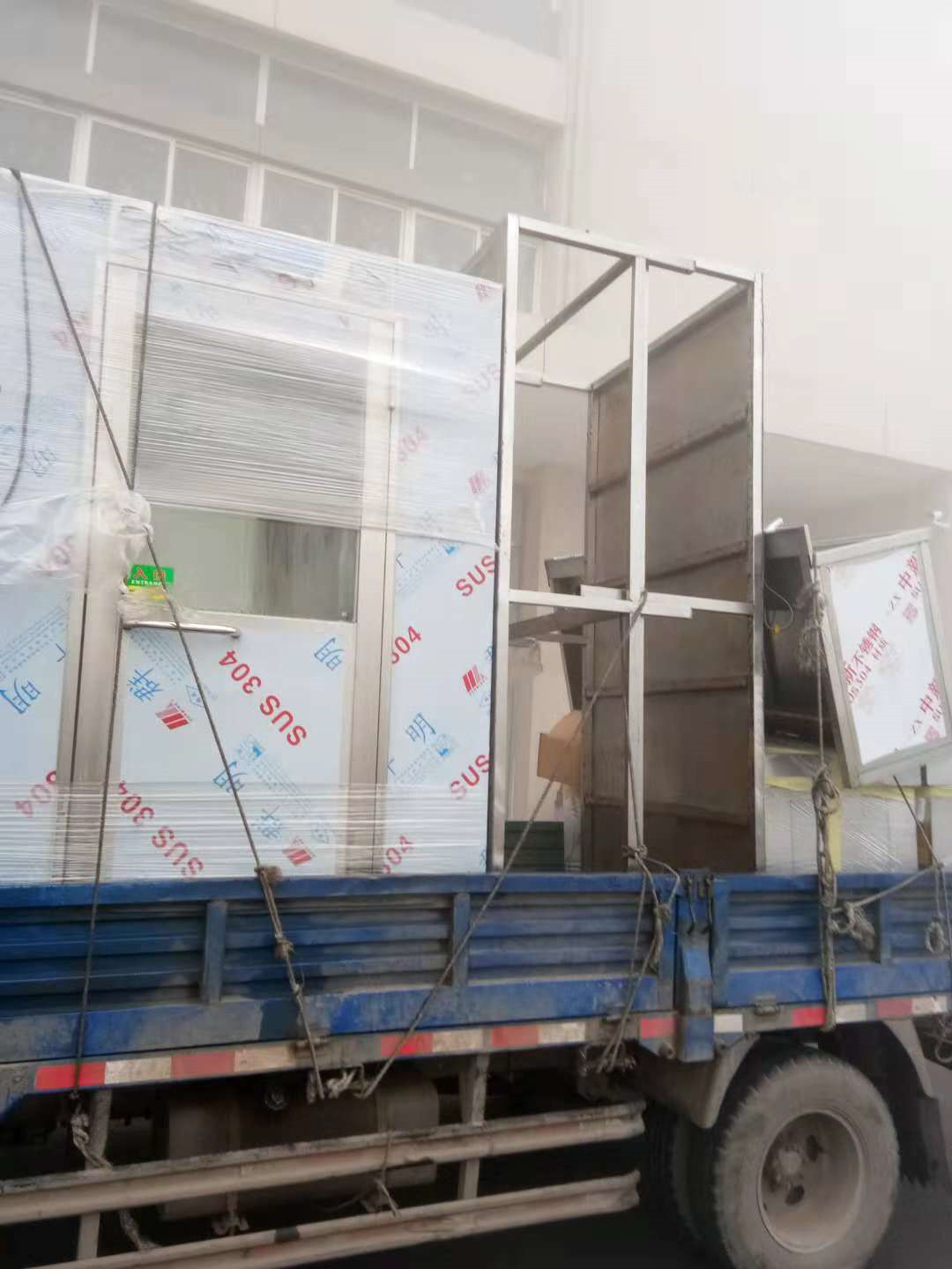 貴港風(fēng)淋室價格：全自動風(fēng)淋室的配置有哪些要求使風(fēng)淋門達(dá)到最好狀態(tài)？