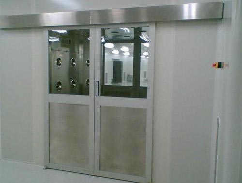 機(jī)電行業(yè)風(fēng)淋室有哪些性能特點